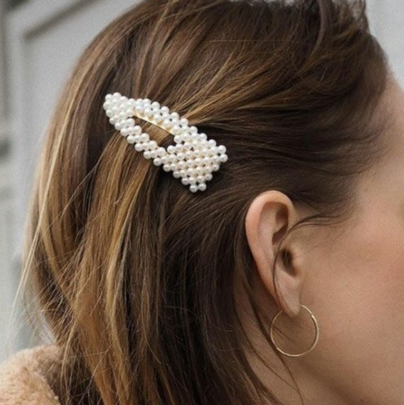 Large Pearl Hair Clips: (2 pairs large hair clips) - Picture 6 of 7